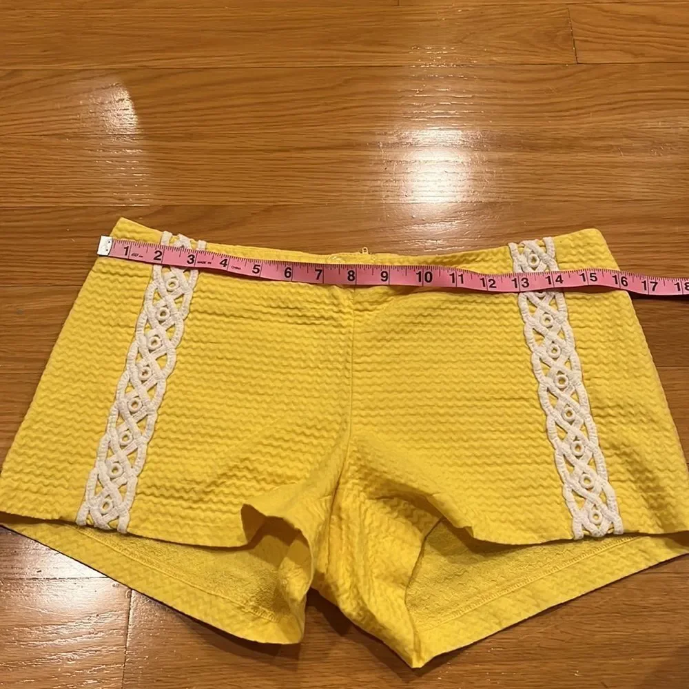 Lilly Pulitzer Lisa short yellow white lace size 4. - Picture 6 of 9